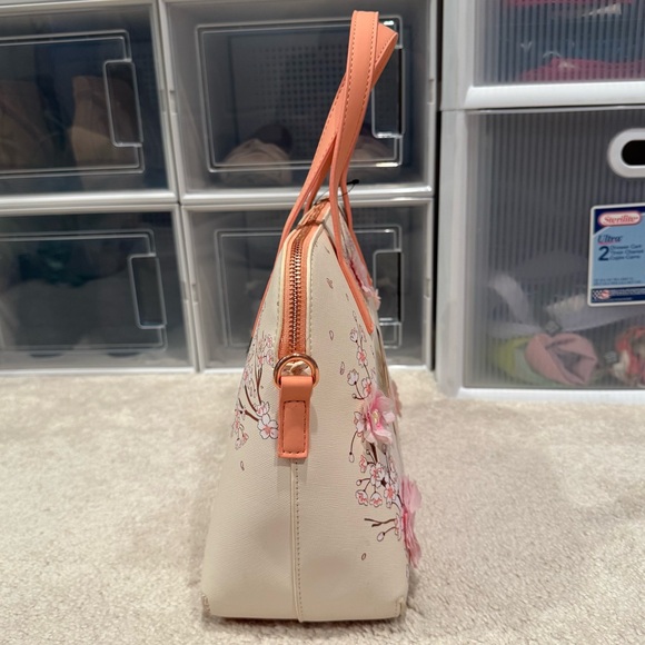 Loungefly Princess Leia Cherry Blossoms 2022 Galactic Convention Exclusive - Picture 5 of 11